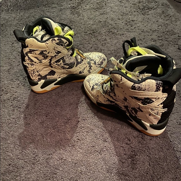 Reebok Special Edition Size. 6 - Picture 4 of 8